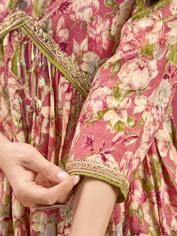 Women_Pink_Viscose_Rayon_Floral_Printed_Anarkali_Kurta_Set_&_Digital_Printed_Dupatta