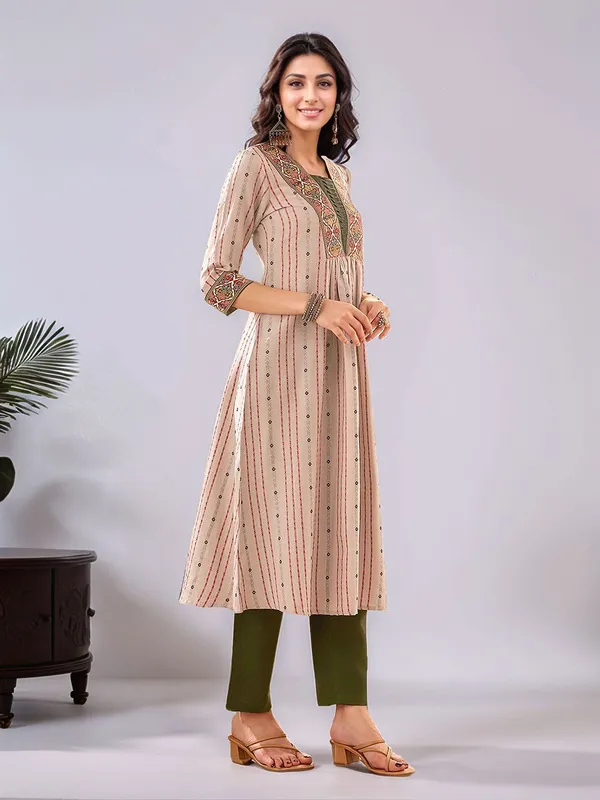 Women_Beige_Pure_Cotton_Handloom_Woven_V-Neck_A-line_Kurta_Set_with_Lace_Detailing