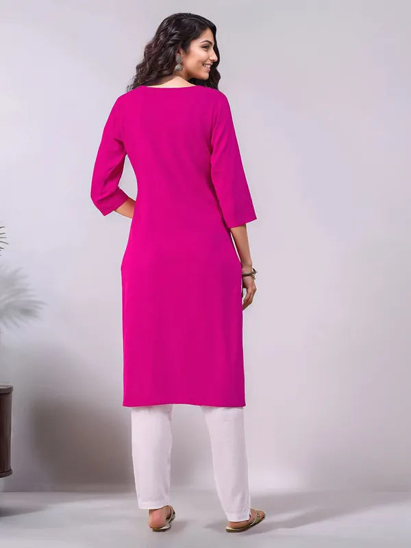 Women_Magenta_Viscose_Rayon_Thread_work_&_Sequins_Embroidered_Round_Neck_Straight_kurta
