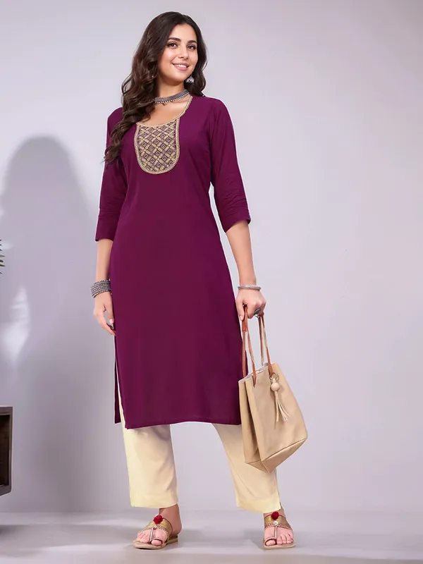 Women_Wine_Viscose_Rayon_Thread_work_&_Sequins_Embroidered_Round_Neck_Straight_kurta
