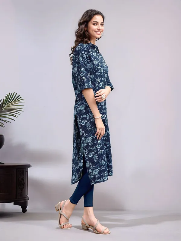 Women_Blue_cotton_blend_Digital_Floral_Printed_Shirt_Collar_straight_kurta