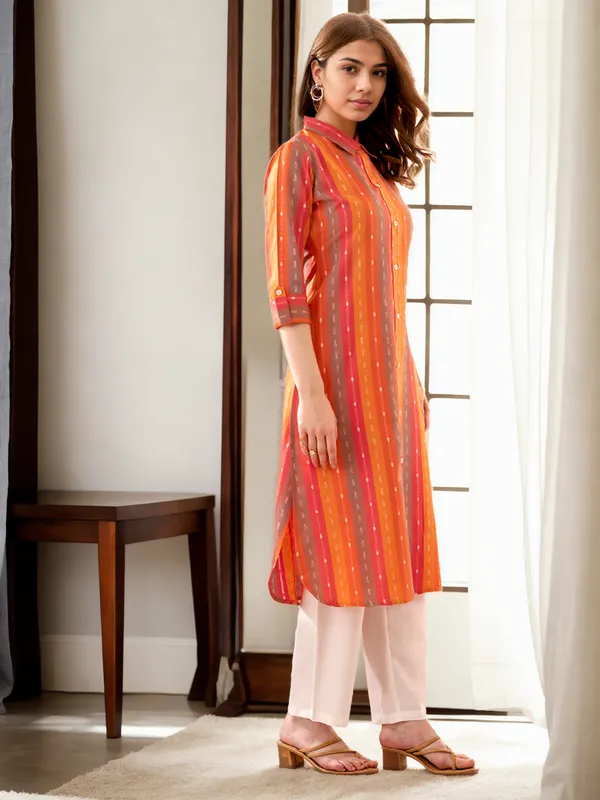 Women_Multi-_Coloured_pure_cotton_Handloom_Woven_Straight_kurta_&_Solid_Trousers