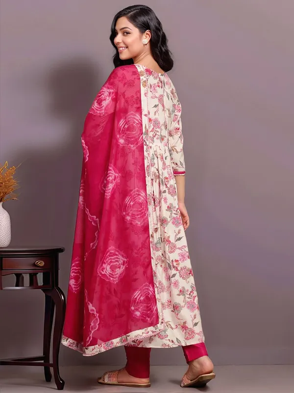 Cream_&_Pink_Floral_Printed_Pure_Cotton_Anarkali_Kurta_With_Solid_Cotton_Blend_Trouser_And_Printed_Dupatta_For_Women