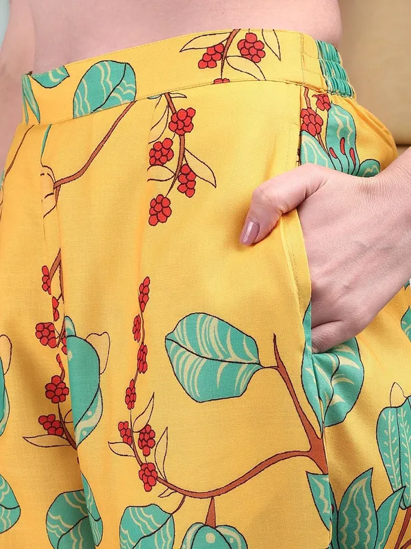 Yellow_Floral_Printed_Cotton_Blend_Straight_Kurta_With_Printed_Cotton_Blend_Trouser_And_Printed_Dupatta_For_Women