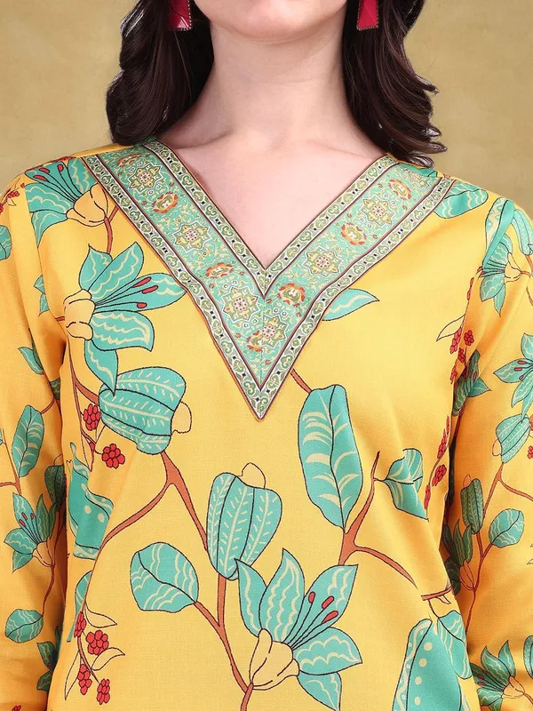 Yellow_Floral_Printed_Cotton_Blend_Straight_Kurta_With_Printed_Cotton_Blend_Trouser_And_Printed_Dupatta_For_Women