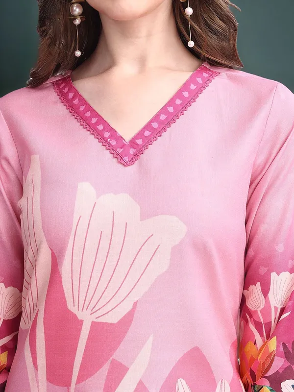 Pink_Floral_Printed_Cotton_Blend_Straight_Kurta_With_Printed_Cotton_Blend_Trouser_For_Women