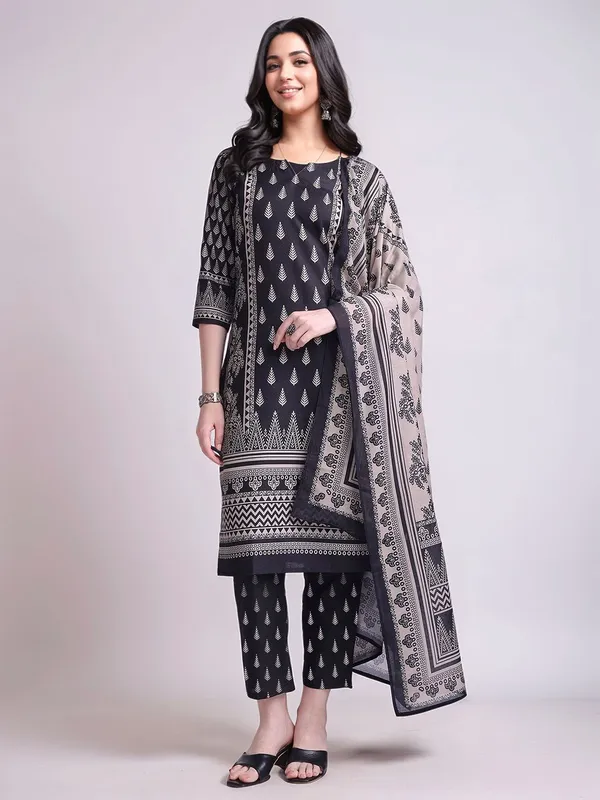 Black_Ethnic_Motifs_Printed_Cotton_Blend_Straight_Kurta_With_Printed_Cotton_Blend_Trouser_And_Printed_Dupatta_For_Women