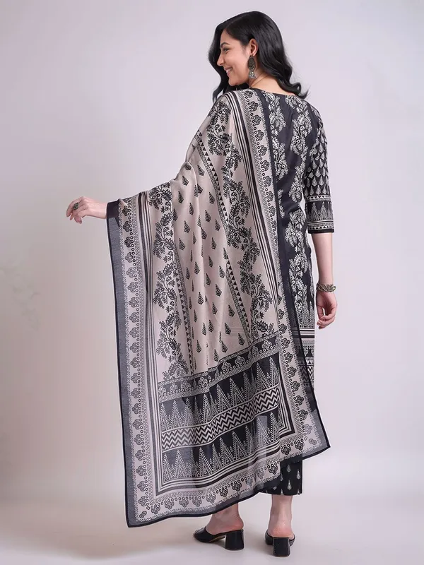 Black_Ethnic_Motifs_Printed_Cotton_Blend_Straight_Kurta_With_Printed_Cotton_Blend_Trouser_And_Printed_Dupatta_For_Women