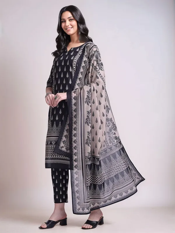 Black_Ethnic_Motifs_Printed_Cotton_Blend_Straight_Kurta_With_Printed_Cotton_Blend_Trouser_And_Printed_Dupatta_For_Women
