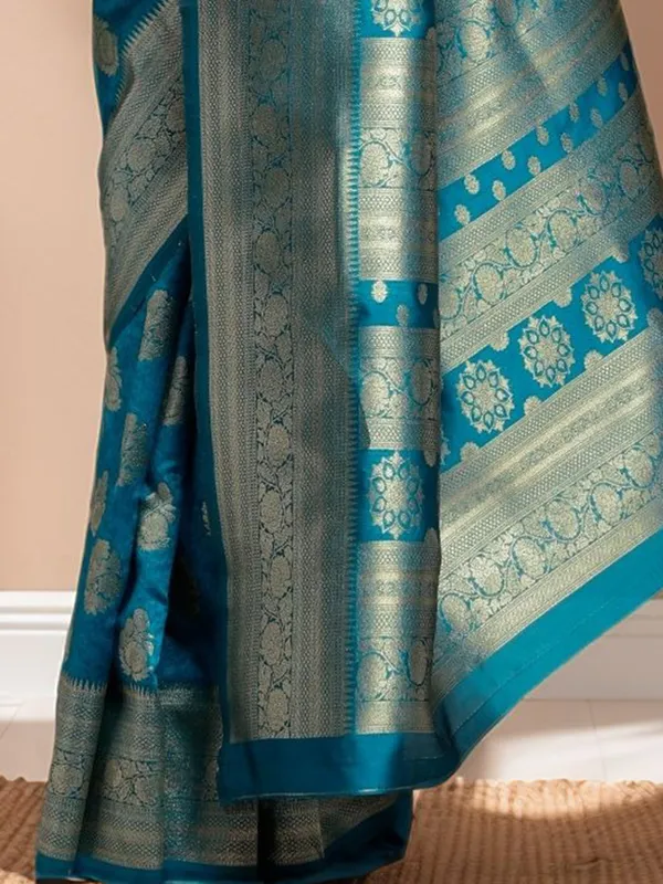 Blue_Woven_Kanjivaram_Art_Silk_Saree_For_Women