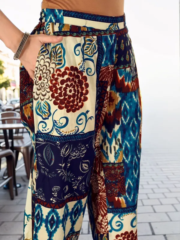 Women_Multi_Cotton_Blend_Digital_Printed_Straight_kurta_&_Printed_Trousers