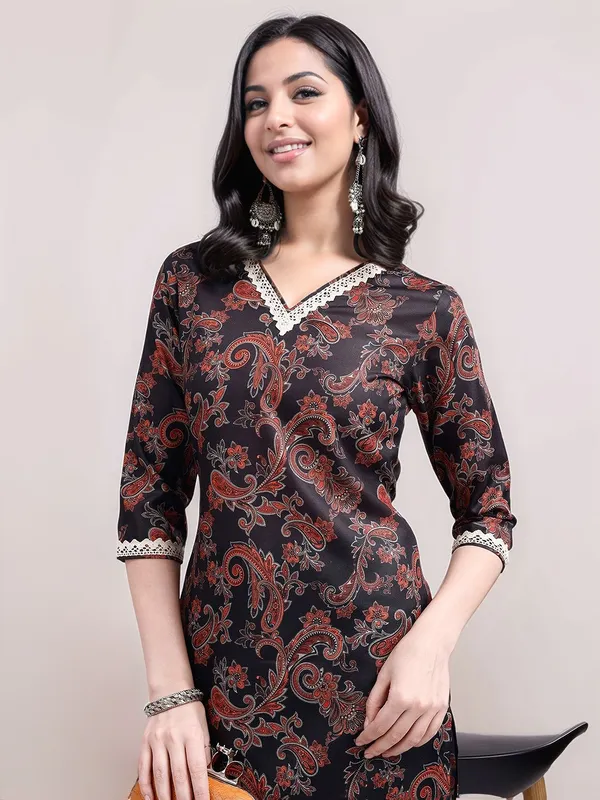 Women_Black_&_Rust_Paisley_Printed_Cotton_Blend_Straight_Kurta_with_Crosio_Lace_Detailing