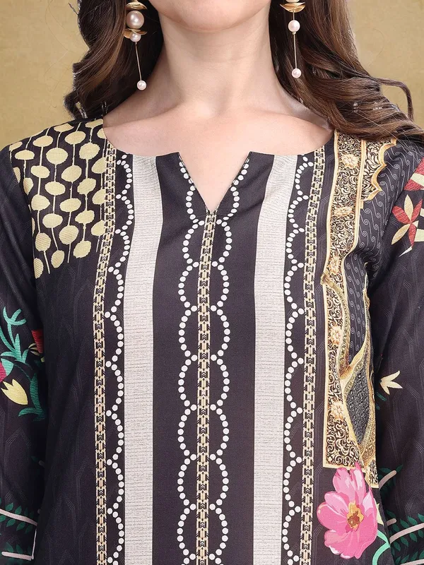 Black_Ethnic_Motifs_Printed_Cotton_Blend_Straight_Kurta_With_Printed_Cotton_Blend_Trouser_For_Women
