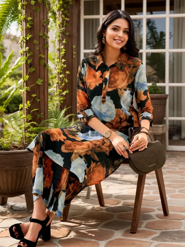 Women_Black_Cotton_Blend_Floral_printed_Straight_kurta_&_printed_Trousers