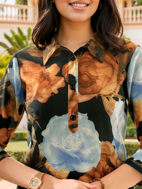 Women_Black_Cotton_Blend_Floral_printed_Straight_kurta_&_printed_Trousers