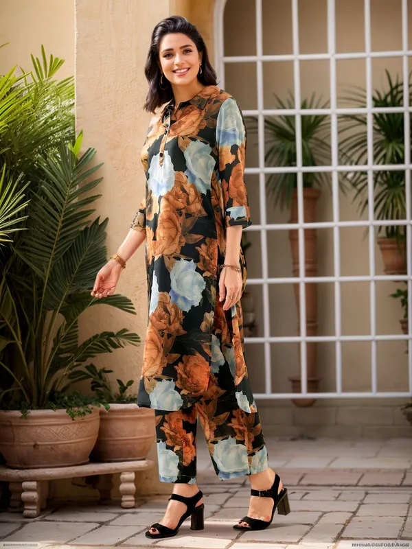 Women_Black_Cotton_Blend_Floral_printed_Straight_kurta_&_printed_Trousers