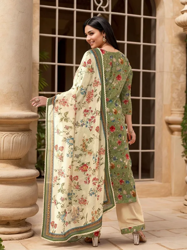 Women_Green_Cotton_Blend_Floral_Printed_V-Neck_Pakistani_Style_Kurta_Set_&_Digital_Printed_Dupatta