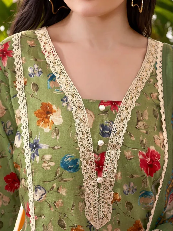 Women_Green_Cotton_Blend_Floral_Printed_V-Neck_Pakistani_Style_Kurta_Set_&_Digital_Printed_Dupatta