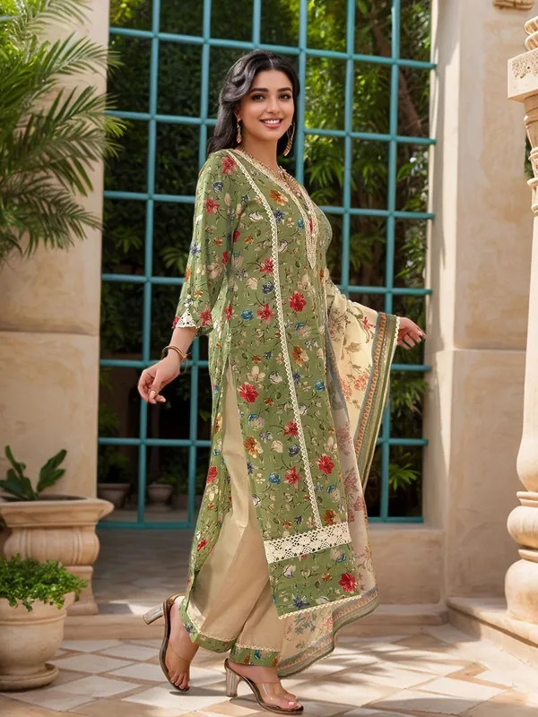 Women_Green_Cotton_Blend_Floral_Printed_V-Neck_Pakistani_Style_Kurta_Set_&_Digital_Printed_Dupatta