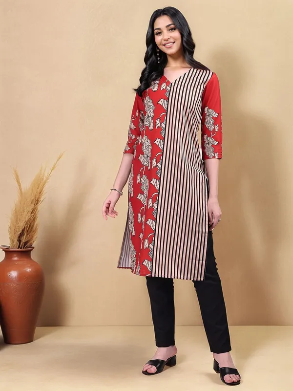 Red_&_Peach_Floral_Printed_Cotton_Blend_Straight_Kurta_For_Women