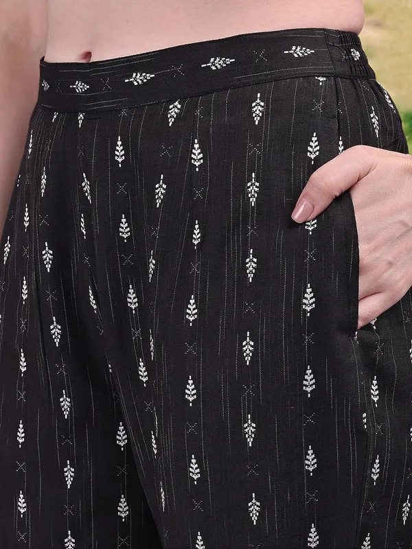 Black_Ethnic_Motifs_Woven_Cotton_Blend_Waistcoat_With_Woven_Cotton_Blend_Trouser_For_Women