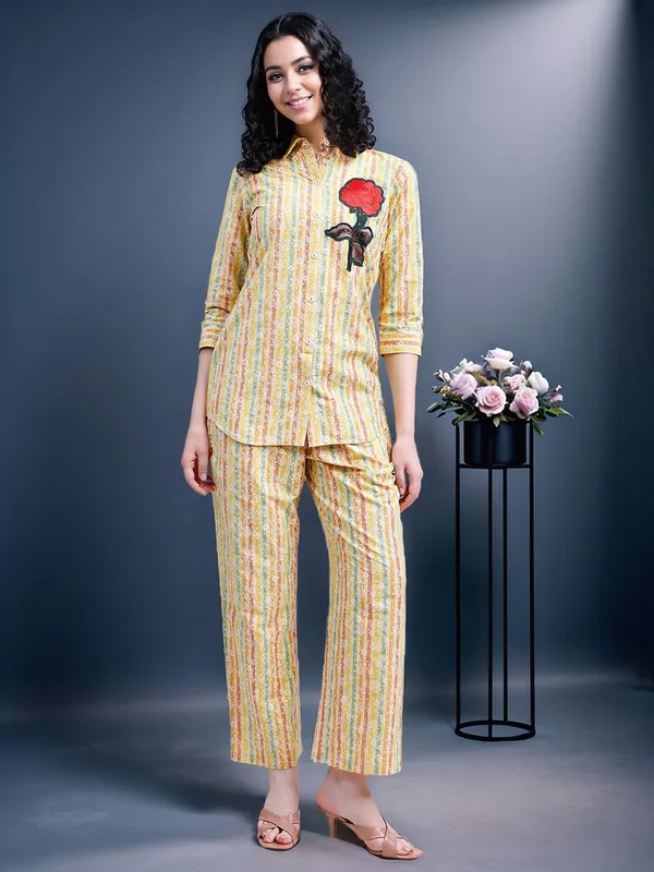 Women_Yellow_&_Multi_Handloom_Screen_Printed_Co-ords_Set_with_Floral_Embroidery_Patch_Works