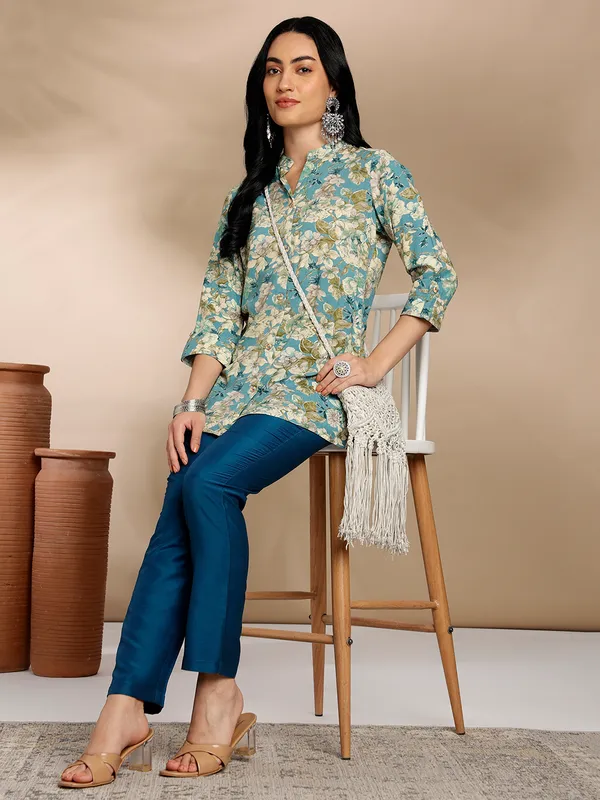 Women_Blue_Viscose_Rayon_Floral_Printed_Shirt_&_Solid_Trousers