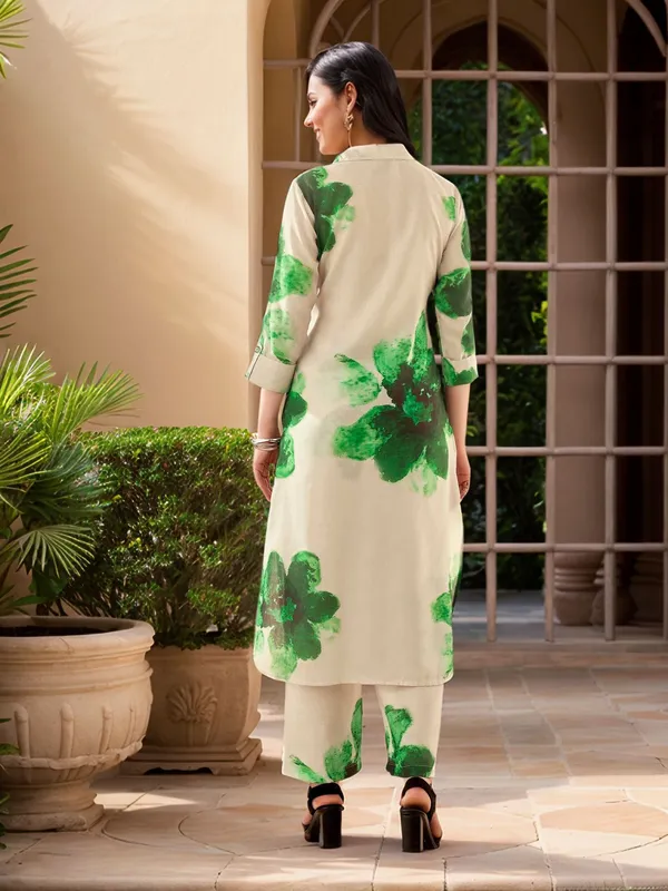 Women_Cream_Cotton_Blend_Floral_printed_Straight_kurta_&_printed_Trousers