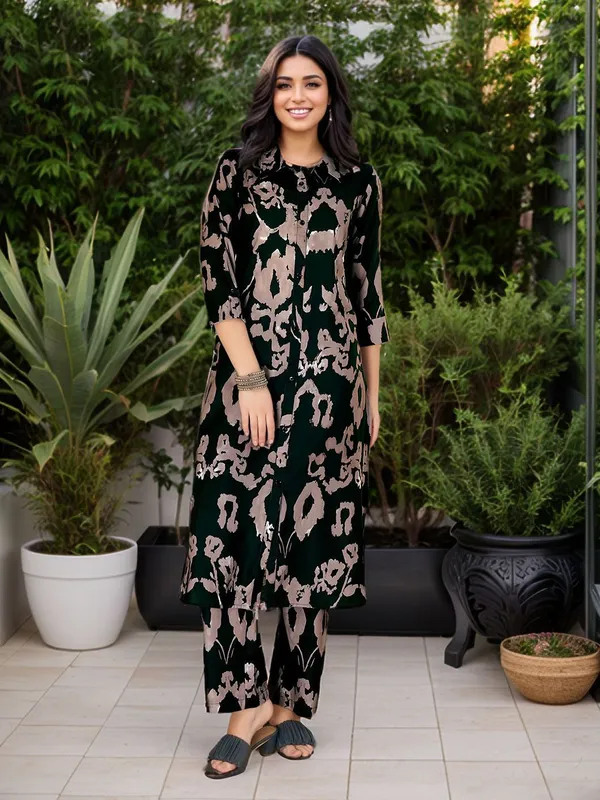 Women_Black_Cotton_Blend_Digital_Printed_Straight_kurta_&_Printed_Trousers