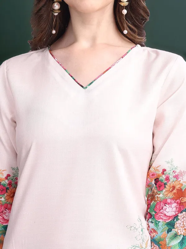 Beige_Floral_Printed_Cotton_Blend_Straight_Kurta_With_Printed_Cotton_Blend_Trouser_For_Women