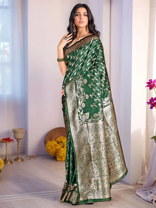 Green_Woven_Banarasi_Art_Silk_Saree_For_Women
