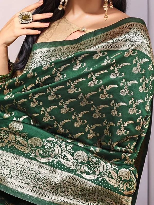 Green_Woven_Banarasi_Art_Silk_Saree_For_Women
