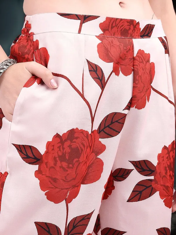 Women_Cream_&_Red_Floral_Printed_Keyhole_neck_Kurta_with_Trousers