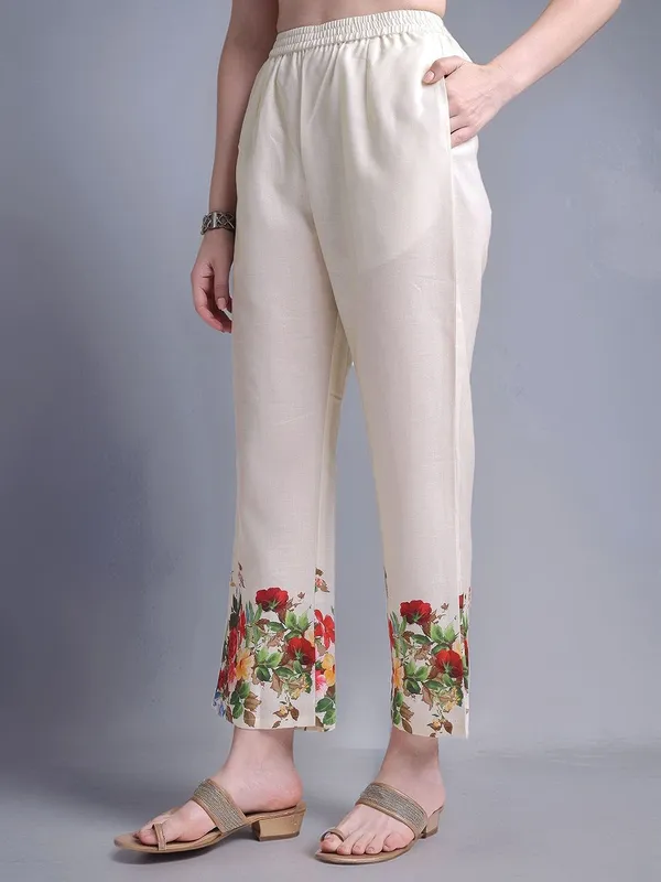 Cream_Floral_Printed_Cotton_Blend_Straight_Kurta_With_Printed_Cotton_Blend_Trouser_For_Women