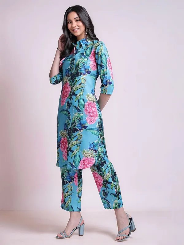 Turquoise_Blue_Floral_Printed_Cotton_Blend_Straight_Kurta_With_Printed_Cotton_Blend_Trouser_For_Women