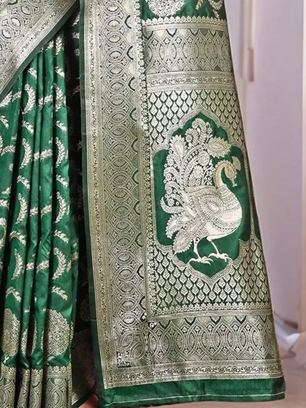 Green_Woven_Banarasi_Art_Silk_Saree_For_Women