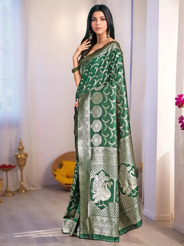 Green_Woven_Banarasi_Art_Silk_Saree_For_Women
