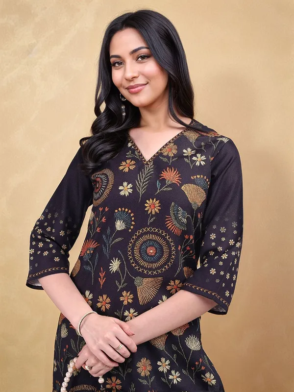 Dark_Blue_Floral_Printed_Cotton_Blend_Straight_Kurta_For_Women