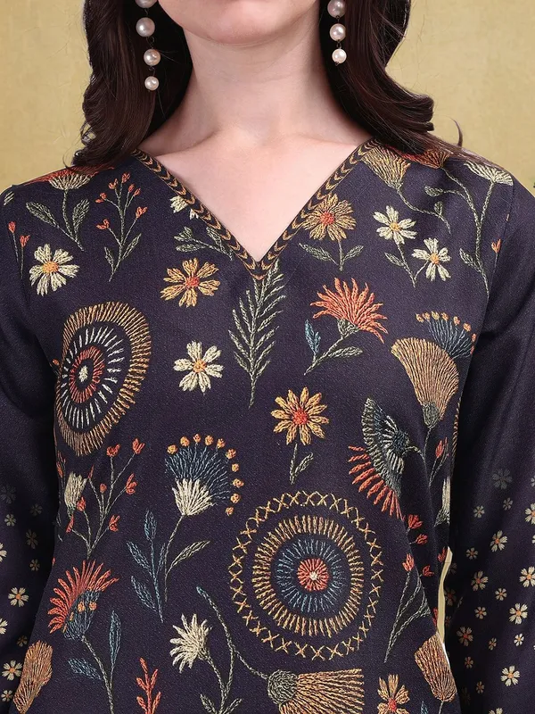 Dark_Blue_Floral_Printed_Cotton_Blend_Straight_Kurta_For_Women