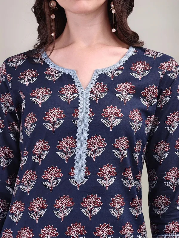 Blue_Ethnic_Motifs_Printed_Pure_Cotton_Straight_Kurta_With_Solid_Cotton_Blend_Trouser_For_Women