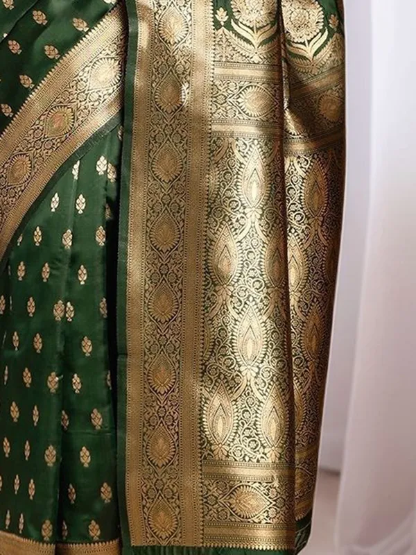 Green_Woven_Banarasi_Art_Silk_Saree_For_Women