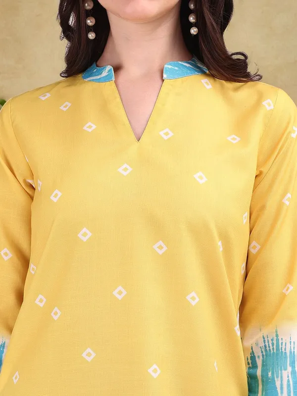 Yellow_Bandhani_Printed_Cotton_Blend_Straight_Kurta_For_Women