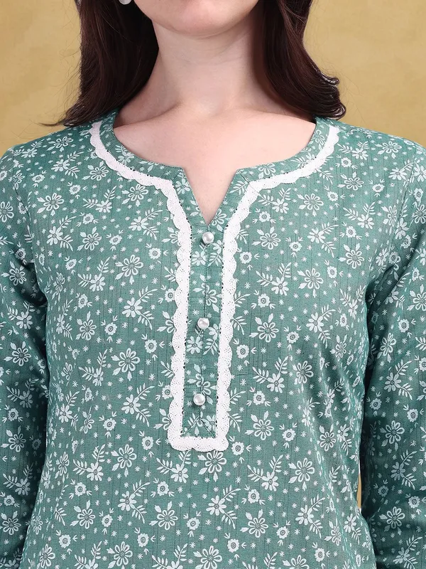 Green_Floral_Printed_Cotton_Blend_Straight_Kurta_For_Women