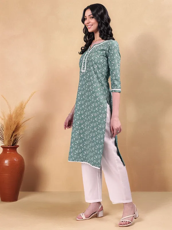 Green_Floral_Printed_Cotton_Blend_Straight_Kurta_For_Women