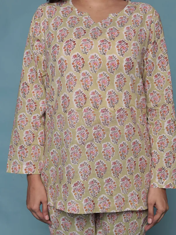 Beige_Hand_Block_Print_Pure_Cotton_Nightsuit_For_Women_&_Girls