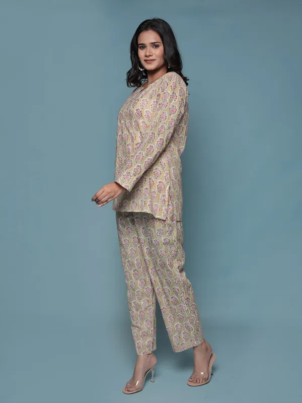 Beige_Hand_Block_Print_Pure_Cotton_Nightsuit_For_Women_&_Girls