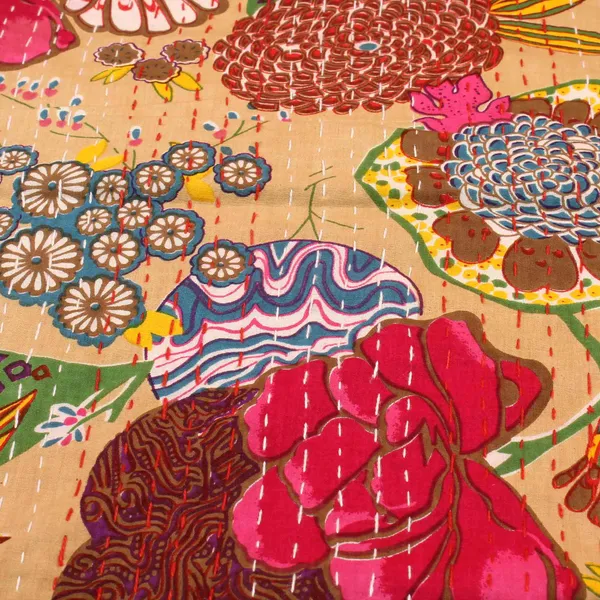 Beige_Comfortable_Handcrafted_Cotton_Kantha_Quilt