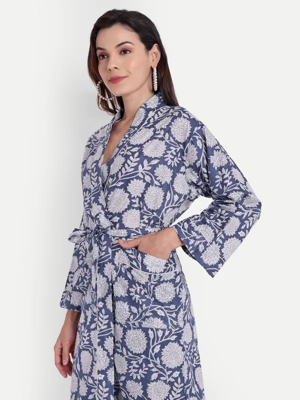 Blue_Flower_Printed_Cotton_Kimono/_Bathrobe_For_Women_&_Girls