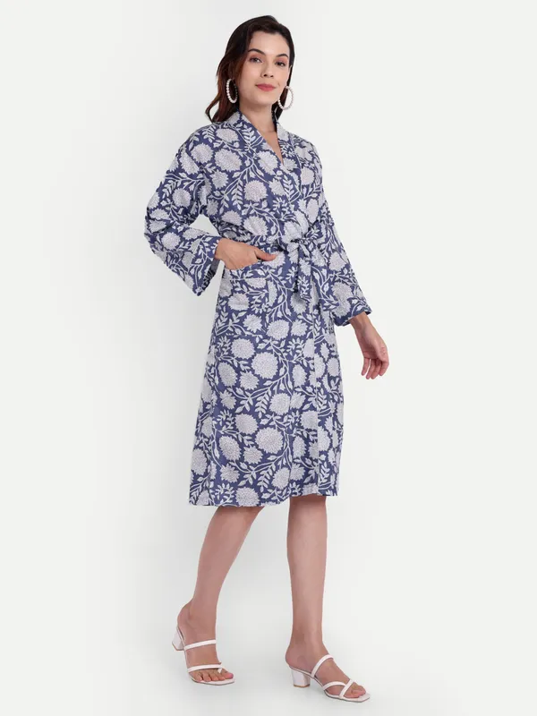 Blue_Flower_Printed_Cotton_Kimono/_Bathrobe_For_Women_&_Girls
