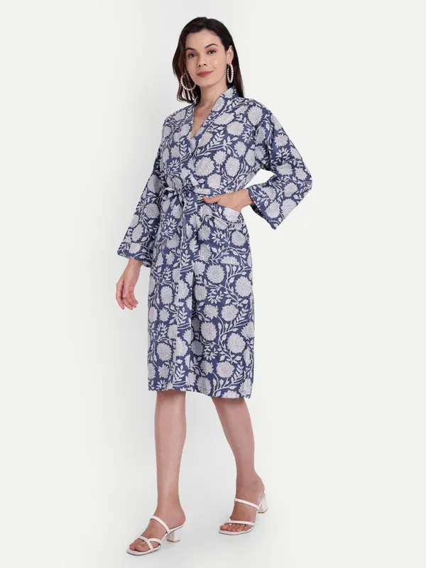 Blue_Flower_Printed_Cotton_Kimono/_Bathrobe_For_Women_&_Girls